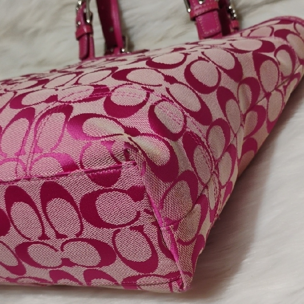 Authentic Coach Hampton Signature 🩷 Pink/Silver Tote GUC - Picture 10 of 15